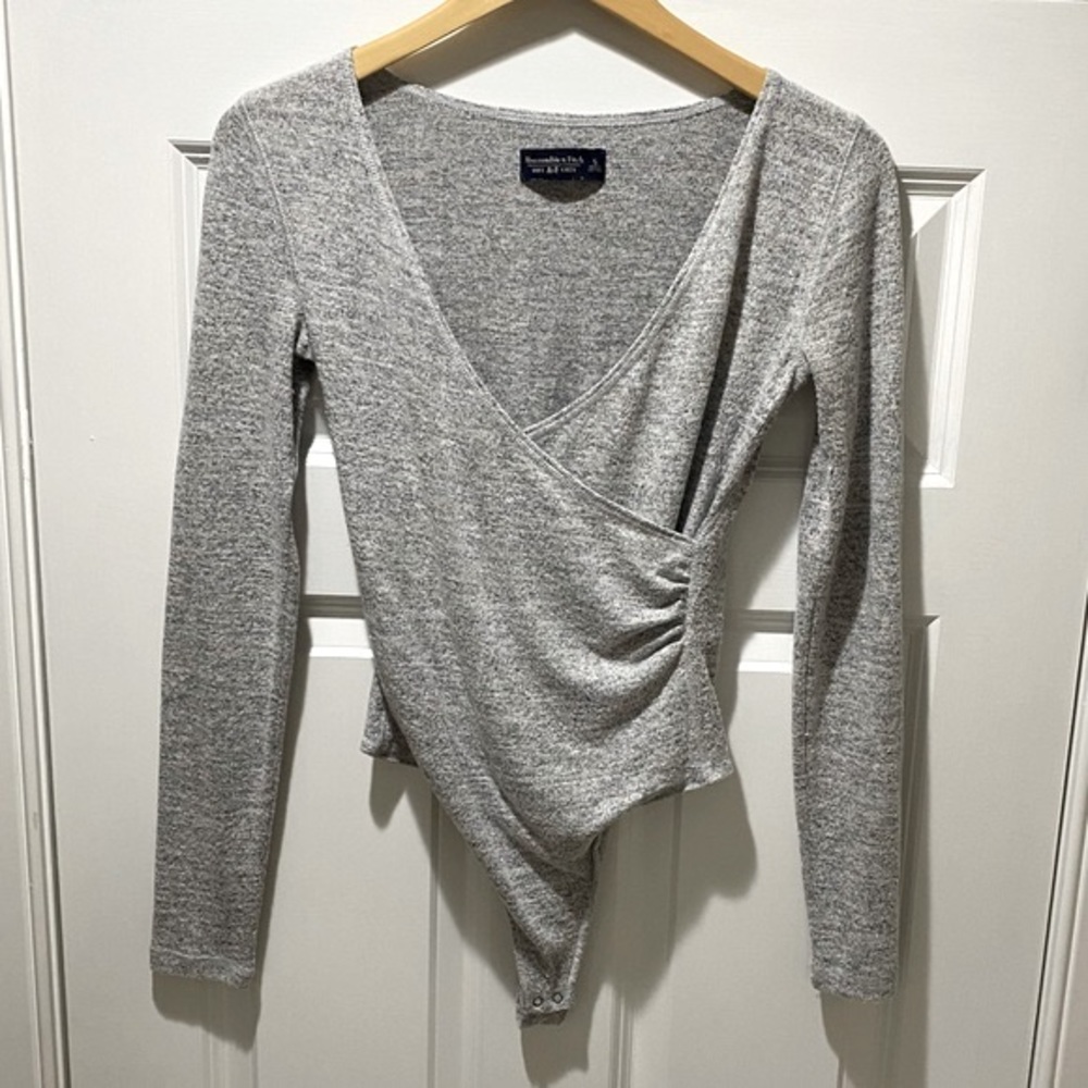 Abercrombie & Fitch Wrap Front Long Sleeve Bodysuit (S)